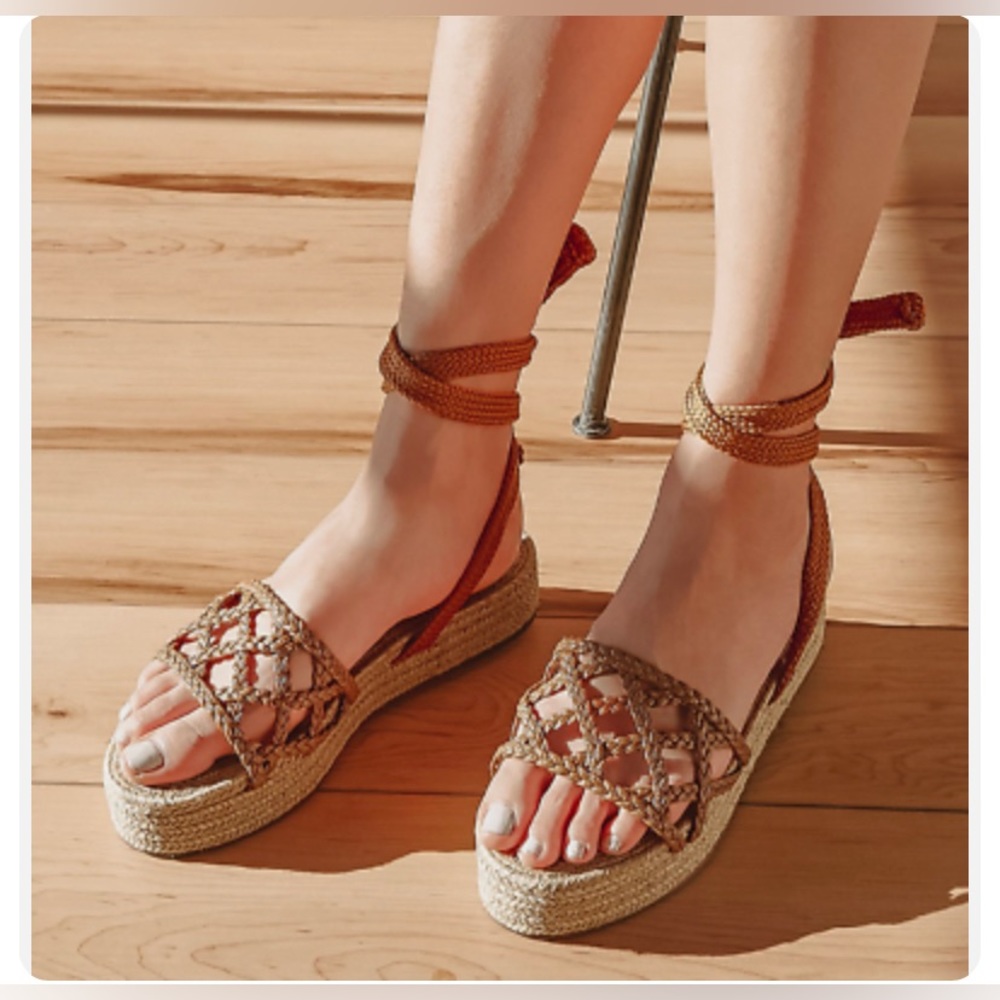 EUC  Schutz Byana Flatform espadrile style sandals size 9